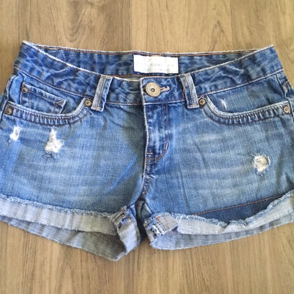Aeropostale Distressed Denim Shorts Size 3/4 - Picture 1 of 5